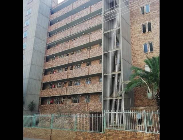 5 BEDROOM APARTMENT FOR SALE IN SUNNYSIDE